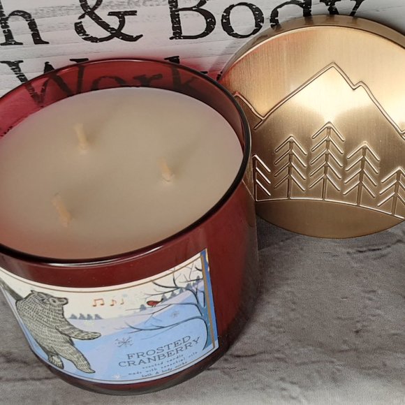 BATH & BODY WORKS HOME 'FROSTED CRANBERRY' 3~WICK CANDLE 'WHITE BARN' - Picture 3 of 7